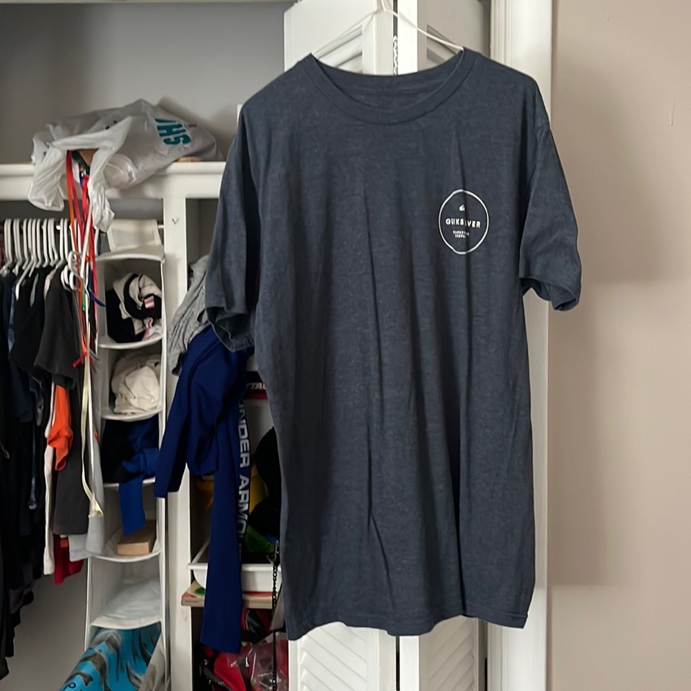 Quiksilver surfing Tee